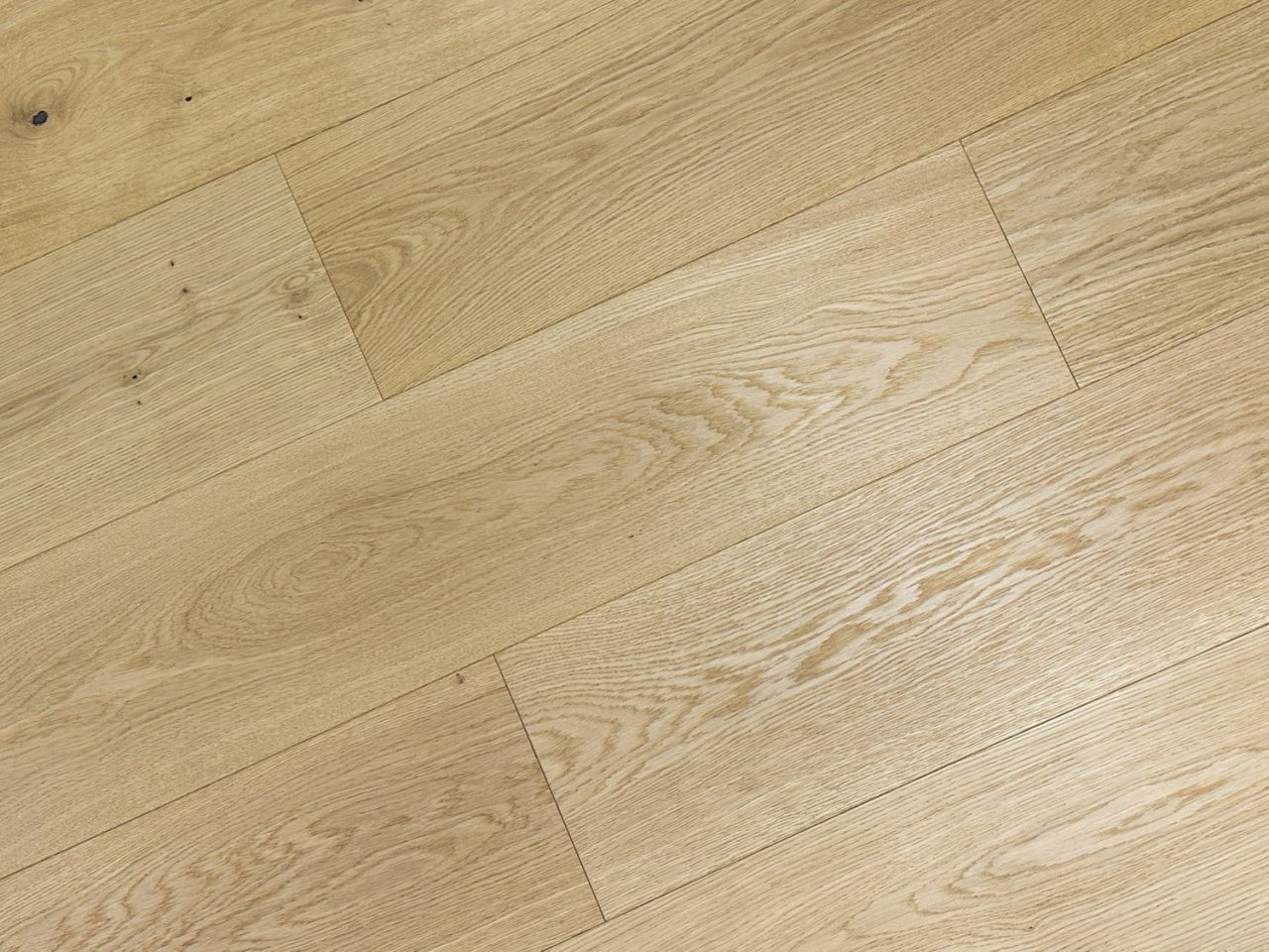 Montserrat Floor Simple European Oak – Light Brown Wirebrushed by Montserrat Floor, light brown european oak engineered wood flooring, detail view
