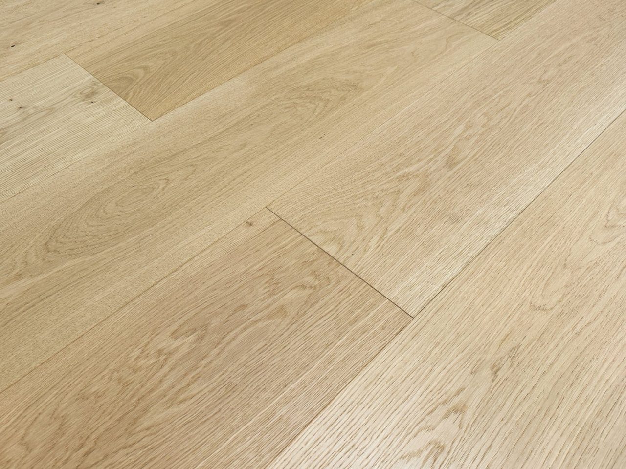Montserrat Floor Simple European Oak – Light Brown Wirebrushed by Montserrat Floor, light brown european oak engineered wood flooring, detail view
